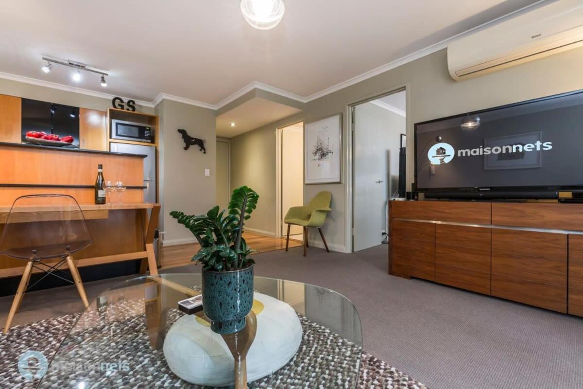 Surry Hills With Views Pool Gym Parking Appartamento